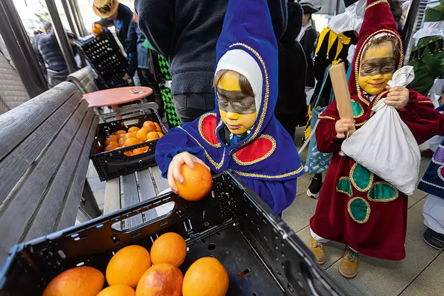 Hampfelenweise Orangen, ganze Säcke …